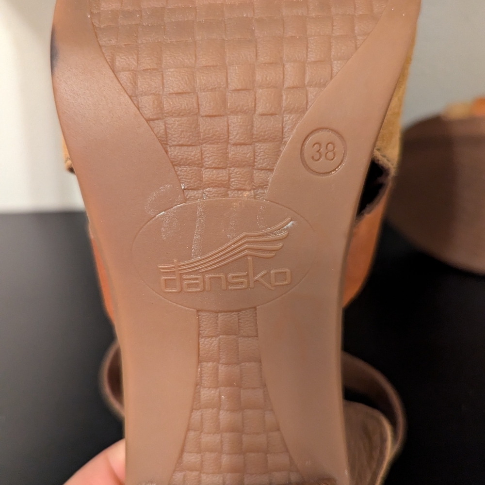 Dansko Block Wooden Heel Sandal 38 - Picture 9 of 9